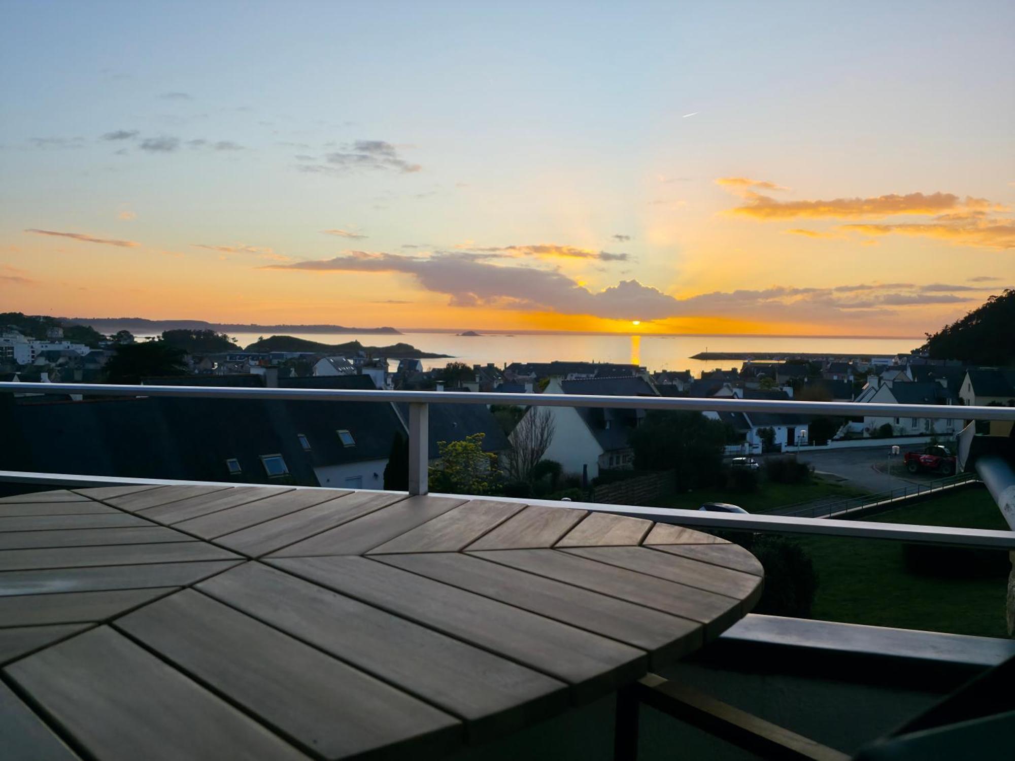 Appartement Bretagne Vue Mer Exceptionnelle Sur Les Hauts D'Erquy Au Calme ! Et Au Pied Du Gr34 Exterior foto